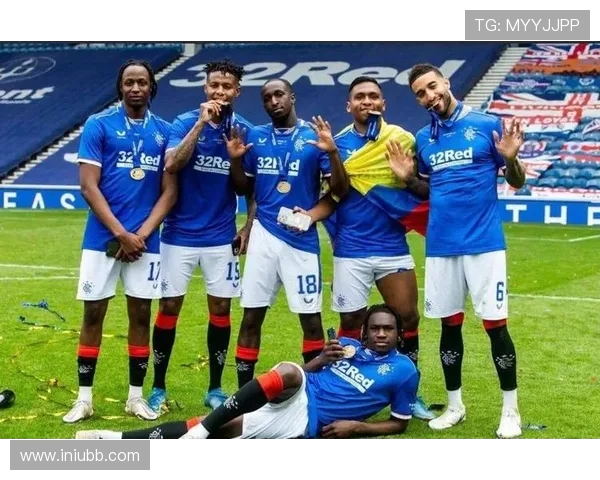 帕纳辛纳与米兰的巅峰对决谁能在欧战中笑到最后